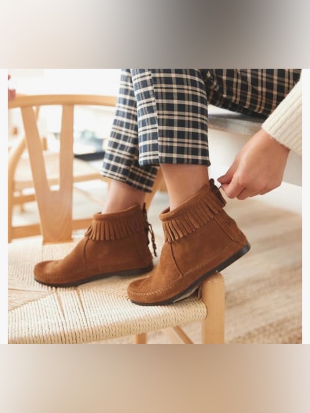Minnatonka Fringe Suede back zipper hard sole boot